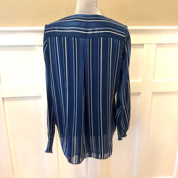 New WHITE HOUSE BLACK MARKET Blue Striped Surplus Shirt Size:M Wrap Blouse - Picture 5 of 13